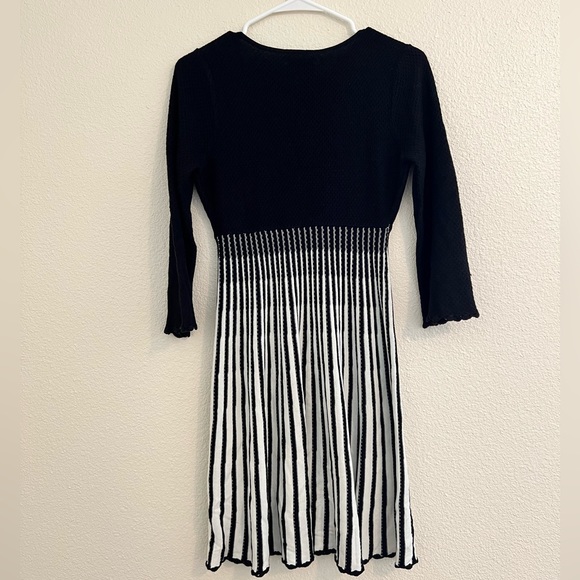 [Calvin Klein] Black and White Knit Dress - Picture 3 of 7